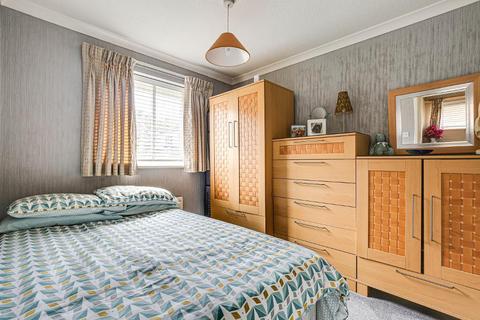 31 Albatross Gardens, Selsdon, South Croydon, CR2 8QW