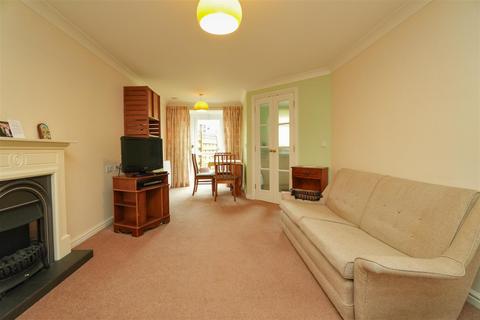 1 bedroom retirement property for sale, Belfry Court, The Village, Wigginton, York