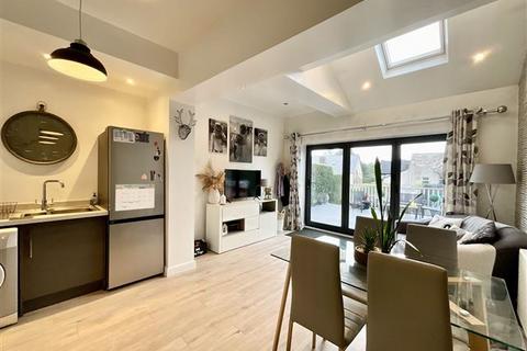 11 Lound Road, Sheffield, S9 4BH