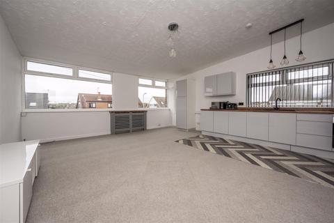 2 bedroom flat for sale, Rainbow Drive, Melling