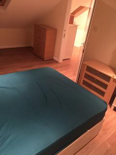 3 bedroom end of terrace house to rent, Bedroom Flat Style Accomodation To Let with Mosr Bills Inclusive £2100, London IG2