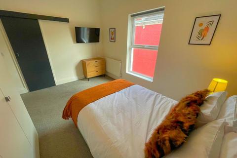 undefined, Room 5