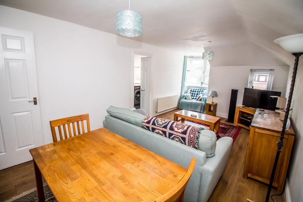 Dining and Lounge