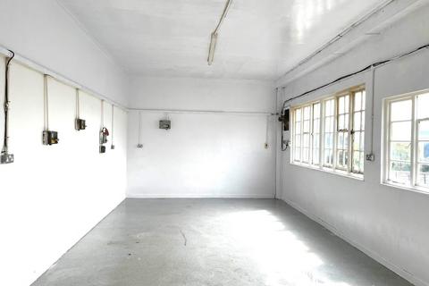 Warehouse to rent - Unit 16, Henley Enterprise Park, Henley-on-Thames,