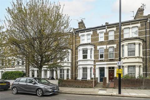 Studio to rent, W9