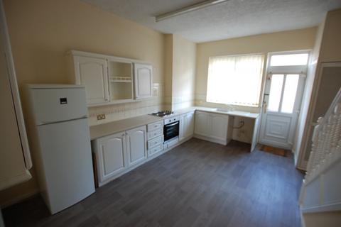 2 bedroom terraced house to rent, Kings Road, Lancashire OL6