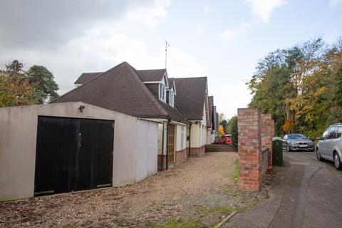 5 bedroom detached house for sale, Upavon Drive, Berkshire RG1