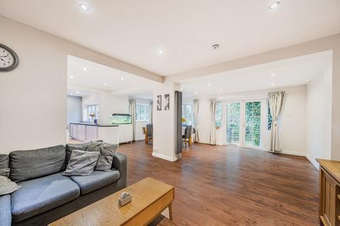 5 bedroom detached house for sale, Upavon Drive, Berkshire RG1