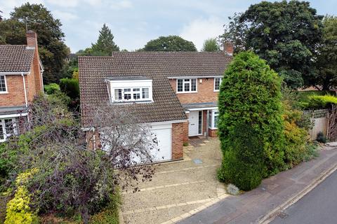 4 bedroom detached house for sale, Picton Way, Reading RG4