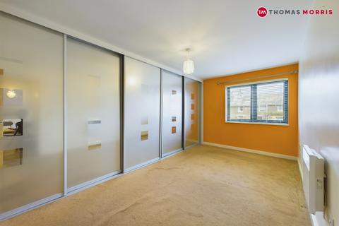 2 bedroom apartment for sale, Hawkins Court, Huntingdon PE29