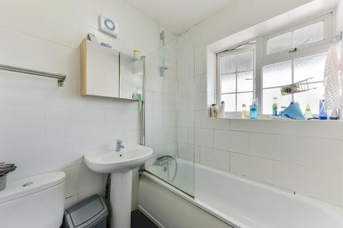 3 bedroom maisonette for sale, Linkway, Raynes Park SW20