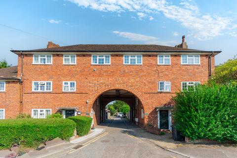 3 bedroom maisonette for sale, Linkway, Raynes Park SW20