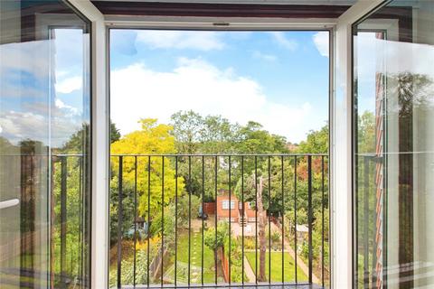 28 Ankerdine Crescent, London, SE18 3LQ