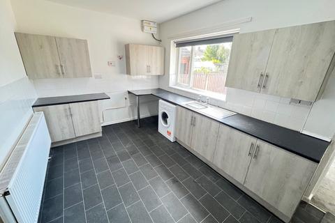 2 bedroom house to rent, Hassam Avenue, Staffordshire ST5