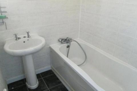 3 bedroom terraced house to rent, Michaelgate, Newcastle Upon Tyne NE6