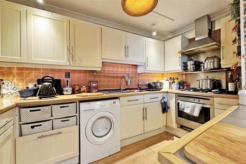 3 bedroom terraced house to rent, Mitchell Hill, Truro, Truro