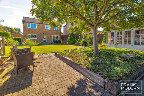 4 bedroom detached house for sale, Mallard Close, Essendine, PE9