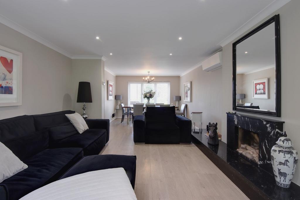 Kimble Crescent, Bushey, WD23 4 bed detached house for sale £1,000,000