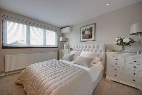 4 bedroom detached house for sale, Kimble Crescent, Bushey, WD23