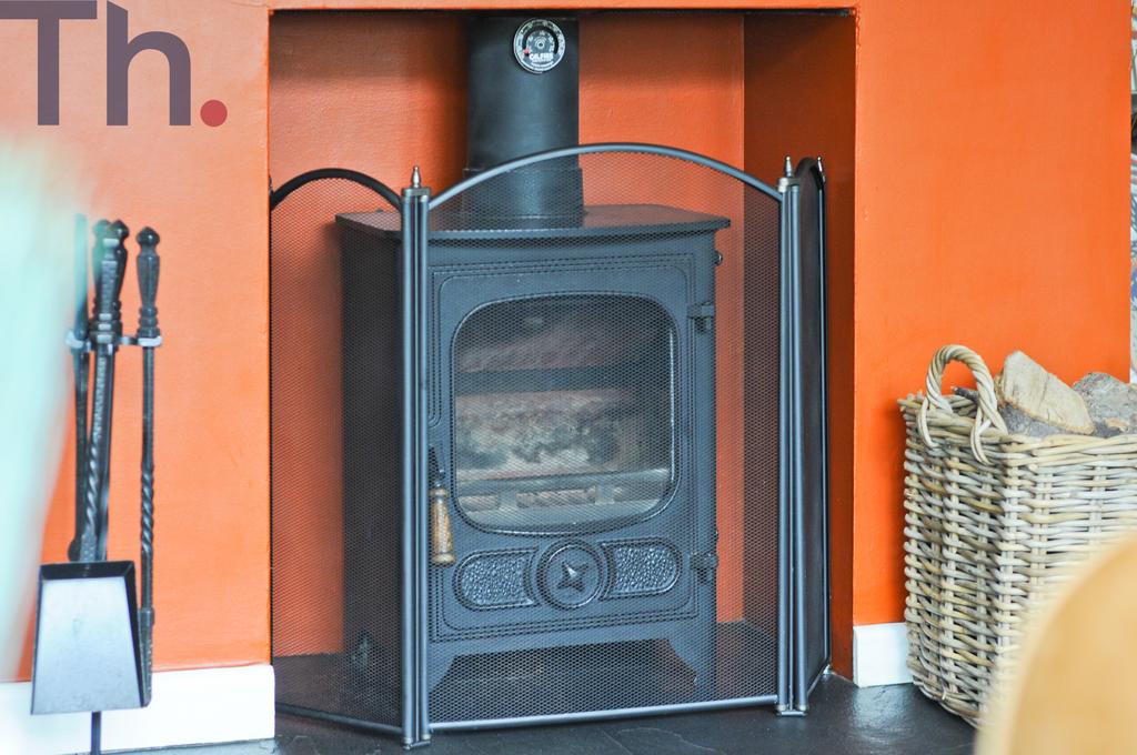 Feature Fireplace (2).JPG