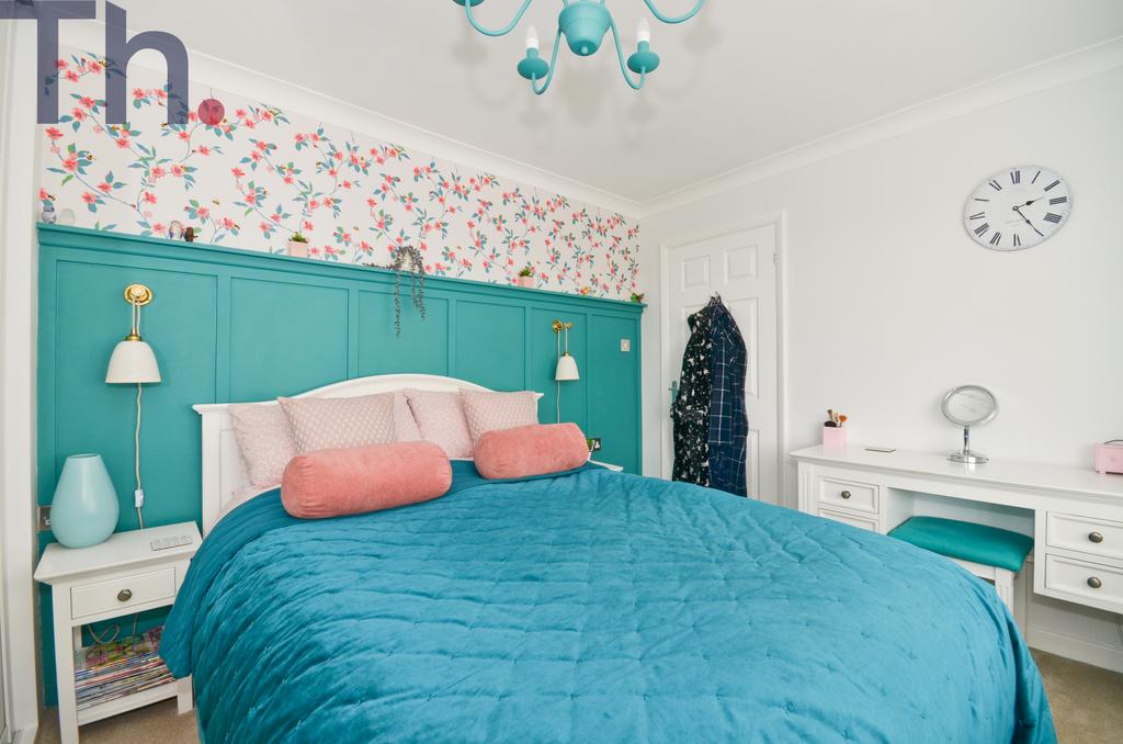 Bedroom 1.JPG