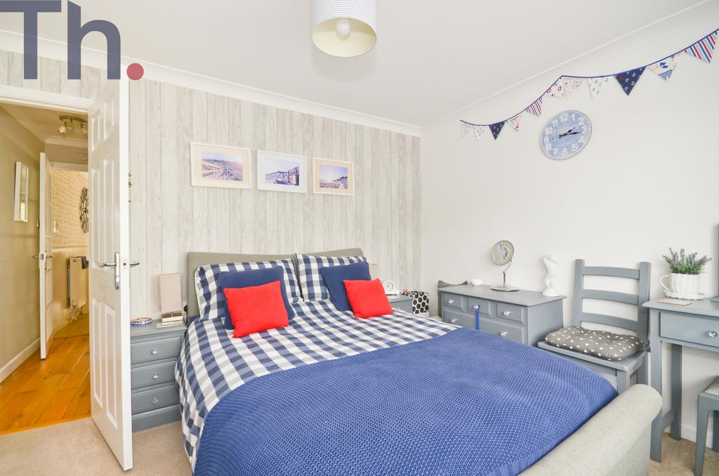 Bedroom 2.JPG