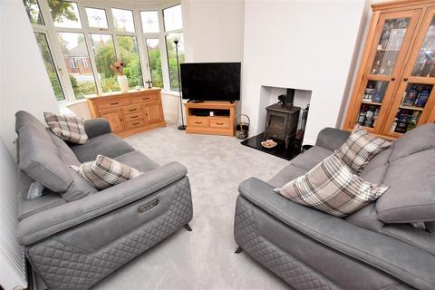 3 bedroom semi-detached house for sale, Waltham Road, Grimsby DN33