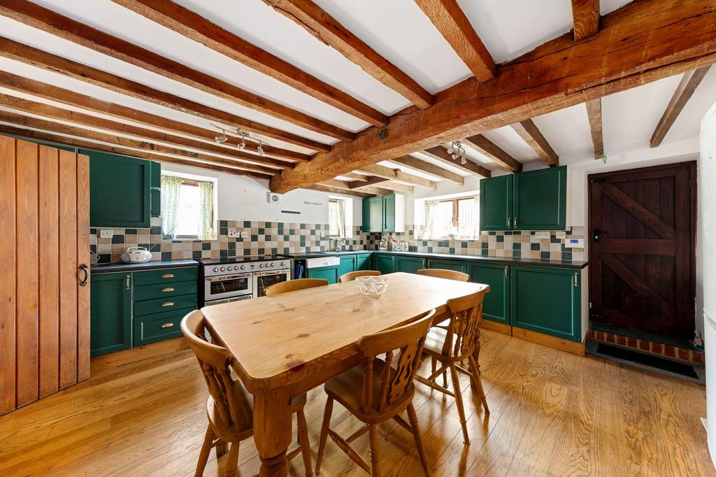 Farmhouse kitchen/breakfast room