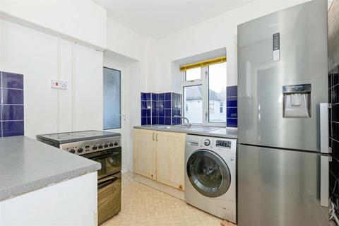 2 bedroom flat for sale, West Parade, Worthing