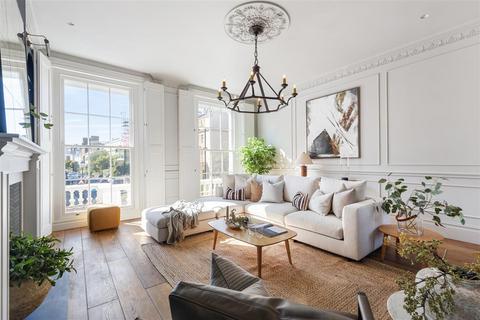 4 bedroom flat for sale, Kensington Church Street, W8