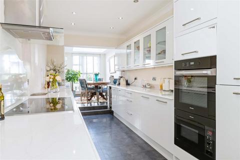 2 bedroom flat for sale, Heene Terrace, Worthing