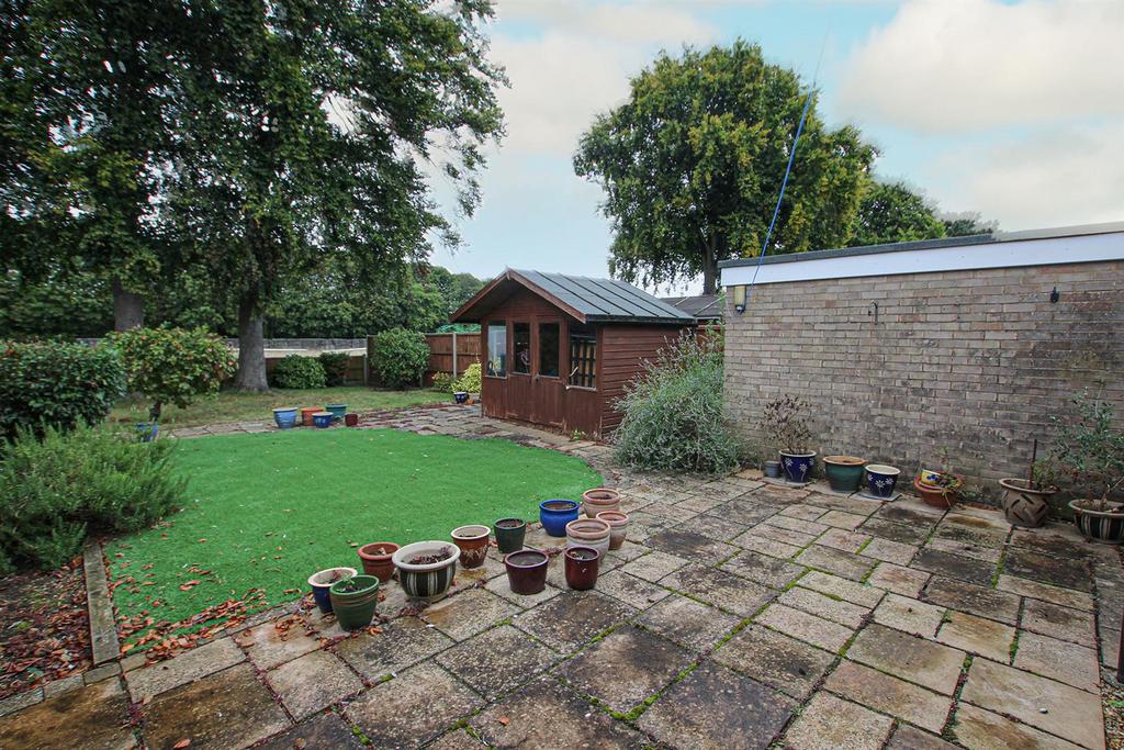 Churchill Avenue, Newmarket CB8 2 bed semidetached bungalow for sale
