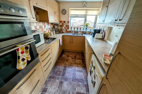 3 bedroom detached bungalow for sale, Somerset Avenue, Yate, Bristol