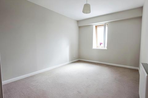 2 bedroom flat to rent, Moira Terrace, Edinburgh EH7