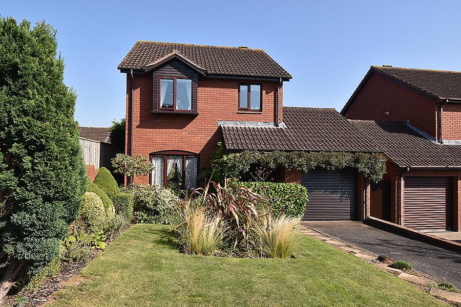 Pinwood Meadow Drive, Exeter, EX4 3 bed detached house for sale £340,000