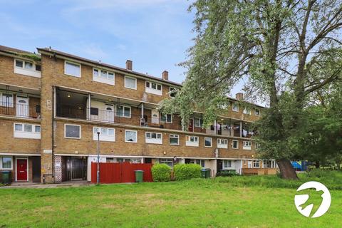 3 bedroom maisonette to rent, Godstow Road, London, SE2