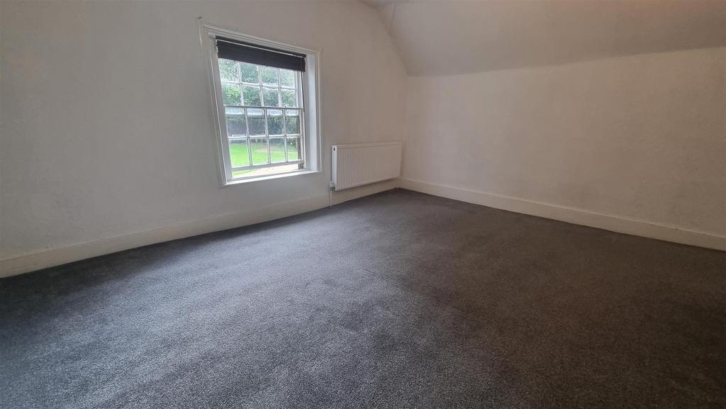 Bedroom Rear.jpg
