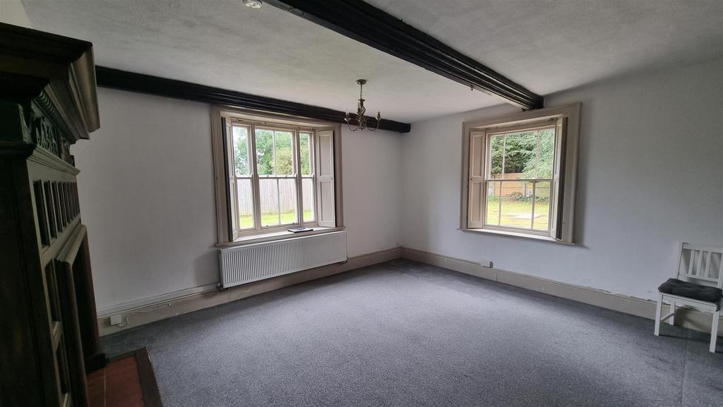 Living Room 2.jpg