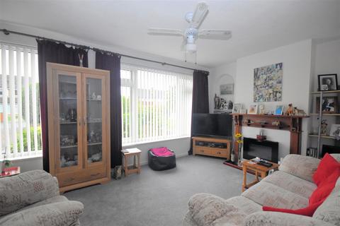 3 bedroom semi-detached house for sale, Wymering Road, Aylesbury HP21