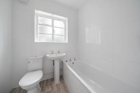 2 bedroom flat for sale, Ossulton Way,  Hampstead Garden Suburb,  N2