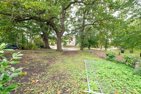 2 bedroom detached bungalow for sale, Broomhill Road, Orpington BR6