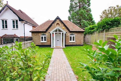 2 bedroom detached bungalow for sale, Broomhill Road, Orpington BR6