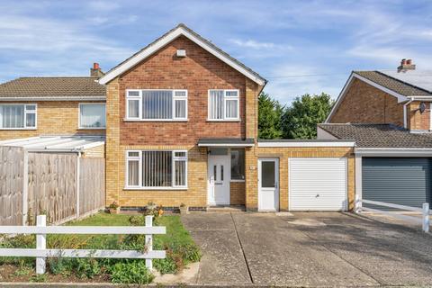 3 bedroom semi-detached house for sale, Lonsdale Way, Oakham