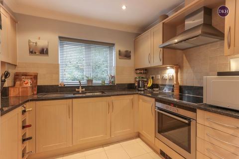 4 bedroom apartment for sale, Springwell Lane, Hertfordshire WD3