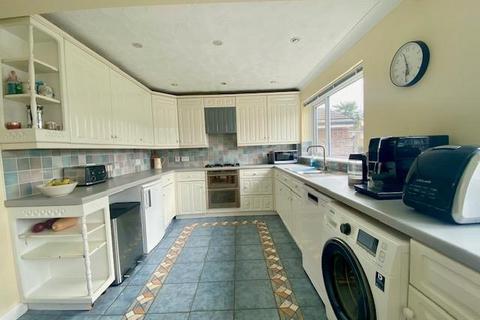 5 The Drive, Peterborough, PE3 6AJ
