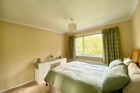 5 The Drive, Peterborough, PE3 6AJ