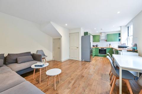 3 bedroom maisonette to rent, Southwark Bridge Road, Southwark, London, SE1