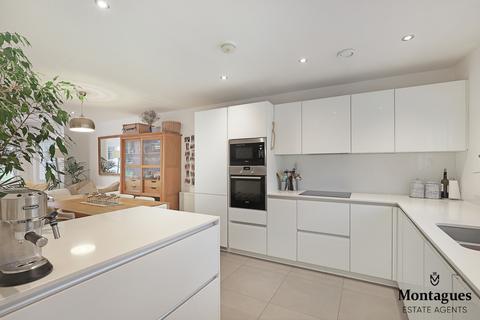 54 Buckingham Road, Epping, CM16 5AG