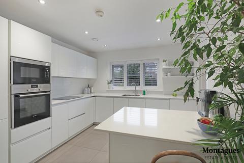 54 Buckingham Road, Epping, CM16 5AG