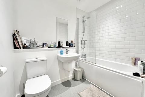 2 bedroom flat to rent, 448 Holloway Road, London N7